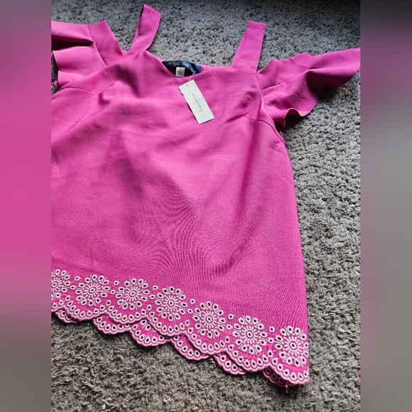 ✨️NEW Francesca Top - Hot Pink, White Embroidery - Picture 3 of 6